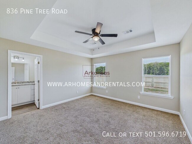 Building Photo - 836 Pine Tree Rd