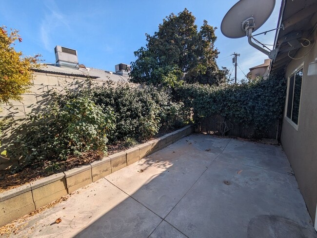 Building Photo - NEWLY REMODELED!!!!!One bedroom One Bath Unit