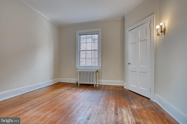 Building Photo - 101 W 39th St