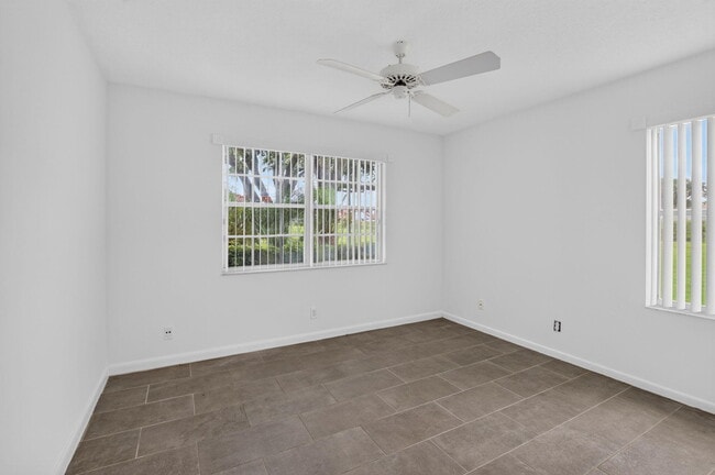 Building Photo - 15415 Summer Lake Dr