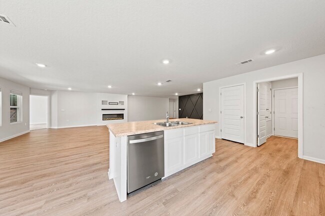Building Photo - 6705 Sarah Ann Way