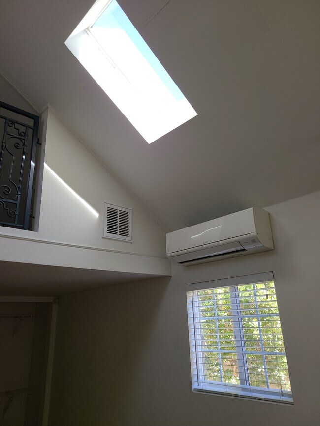 Building Photo - 14651 Huston St