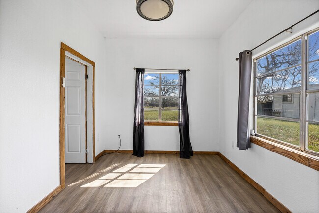 Building Photo - 1418 Kingshill Dr