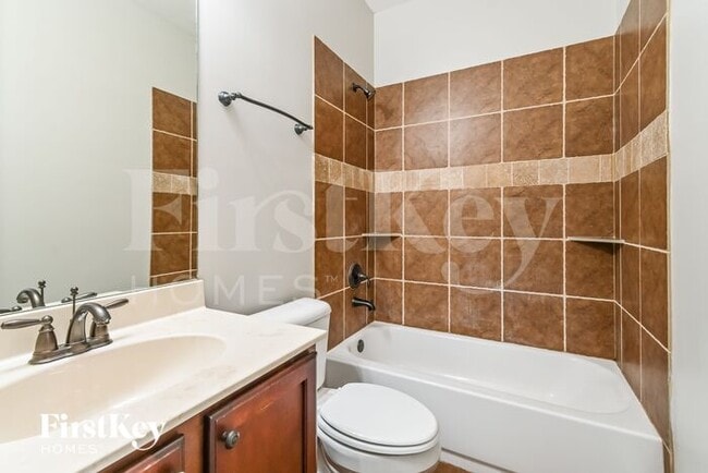 Building Photo - 10258 Evening Hill Dr