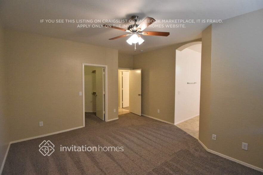 Building Photo - 14921 W Lisbon Ln