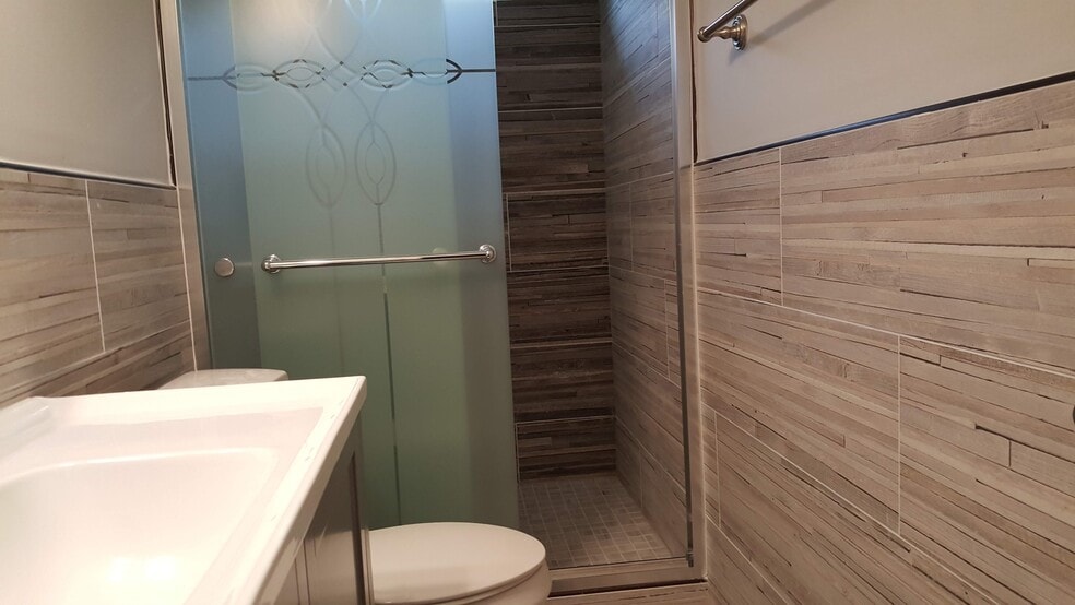 Building Photo - 1871 Cameo Ct