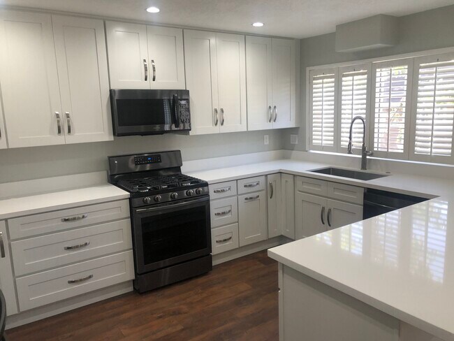 Lovely cabinetry - 20950 Oxnard St