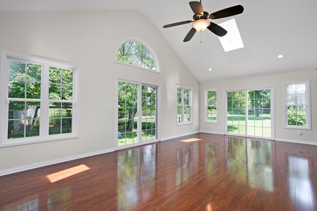Building Photo - 415 Nevis Dr