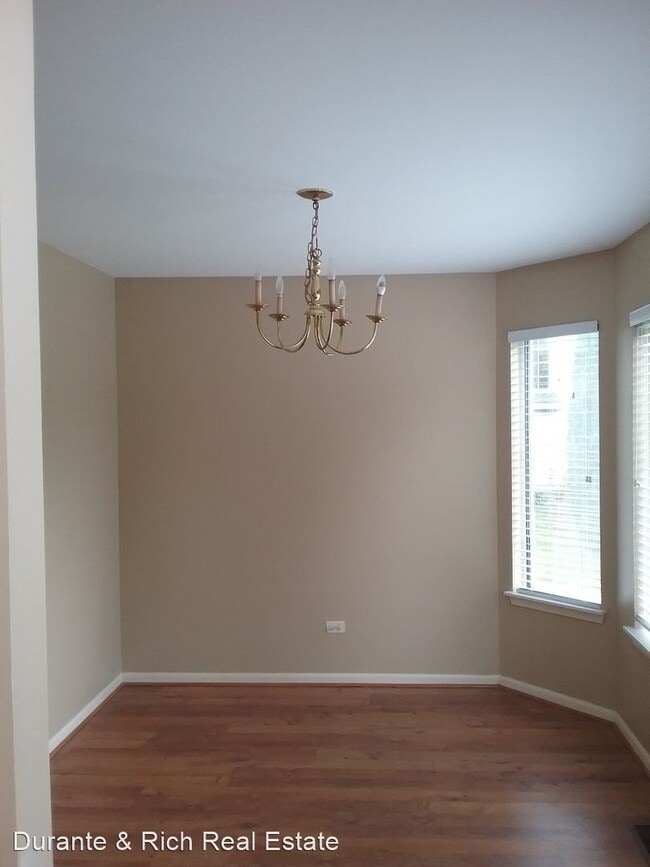 Building Photo - 3 br, 2.5 bath House - 88 Wiltshire Court