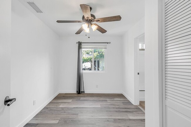 Building Photo - Beautiful newly remodeled modern 2 Bed + 2...