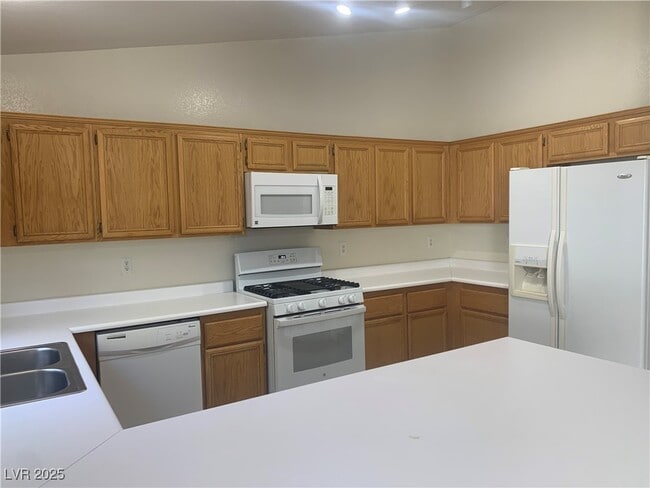 Building Photo - 3520 Sea Grass Dr