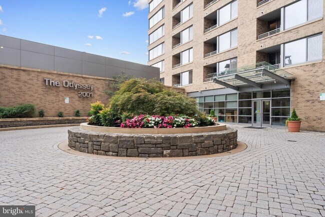 Building Photo - 2001 15th St N