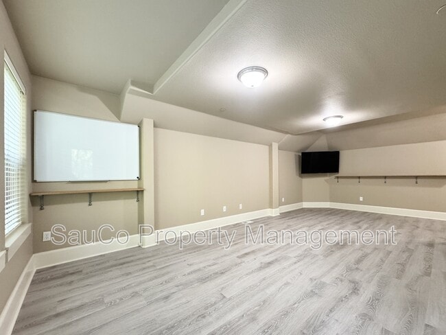 Building Photo - 11347 NW Kimble Ct