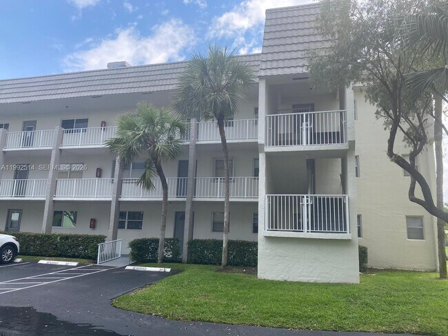 Building Photo - 8135 Sunrise Lakes Blvd