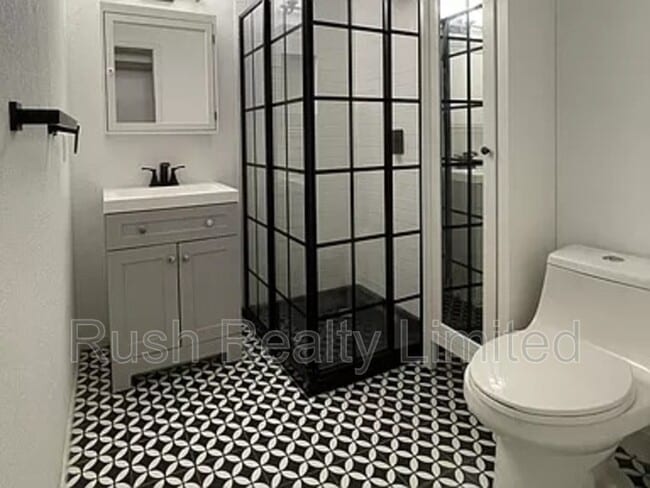 Building Photo - 2657 S University Blvd