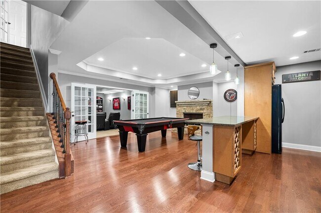 Building Photo - 3713 Lake Edge Dr