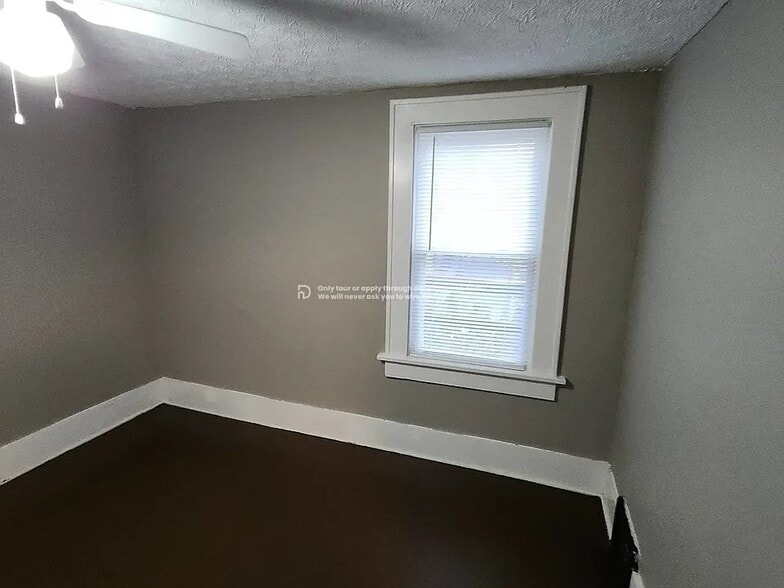 Building Photo - 659 East Ave