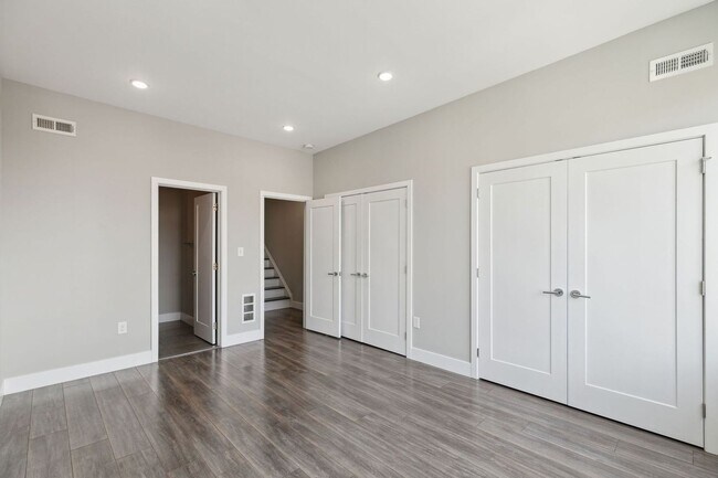 Building Photo - 1845 E Huntingdon St