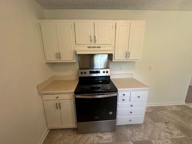 Building Photo - 6517 Portsmouth Dr