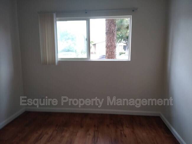 Building Photo - 730 E Channel Islands Blvd