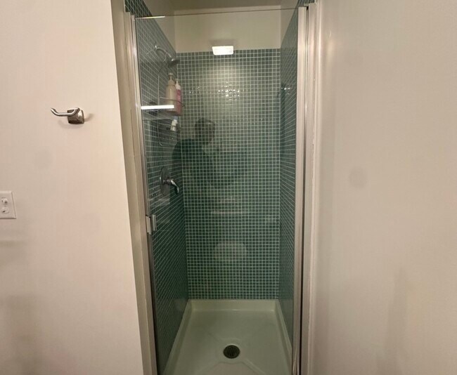 Building Photo - 660 W Wayman St