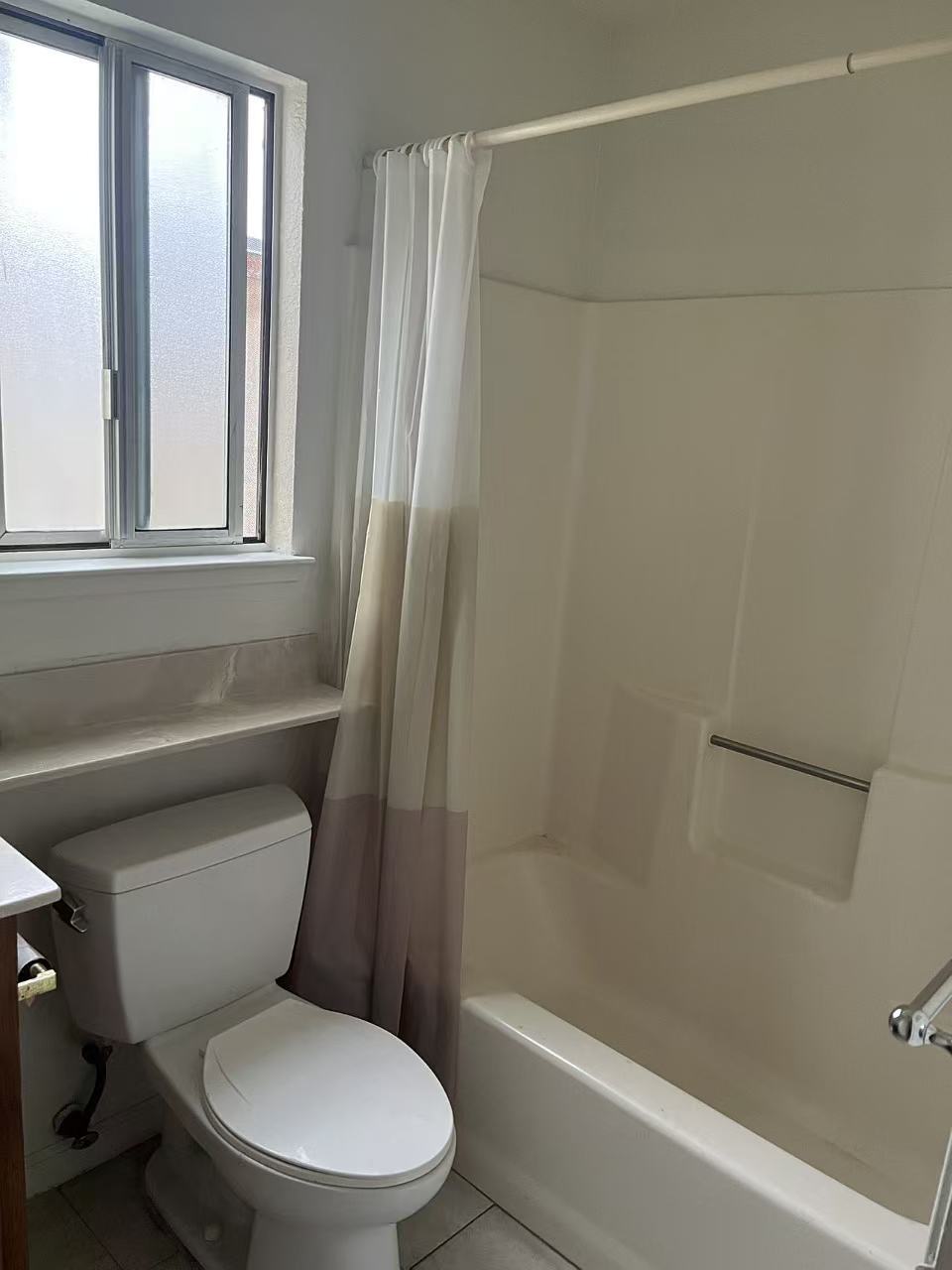 Building Photo - 2825 Woodland Ave