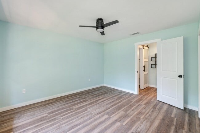 Building Photo - 269 Shalimar Dr