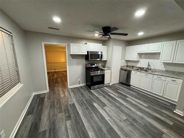 Building Photo - 907 Walters Ln