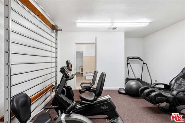 Building Photo - 5310 Lindley Ave