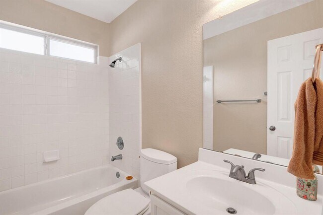Building Photo - 1415 Quicksilver Cir