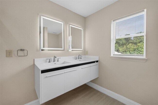 Building Photo - 1851 Great Falls Way