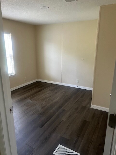 Building Photo - 4794 Myrtle View Dr W