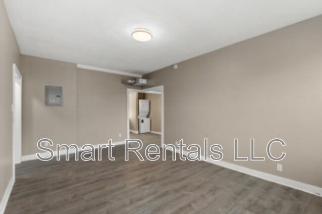 Building Photo - 4209 Ellenwood Ave