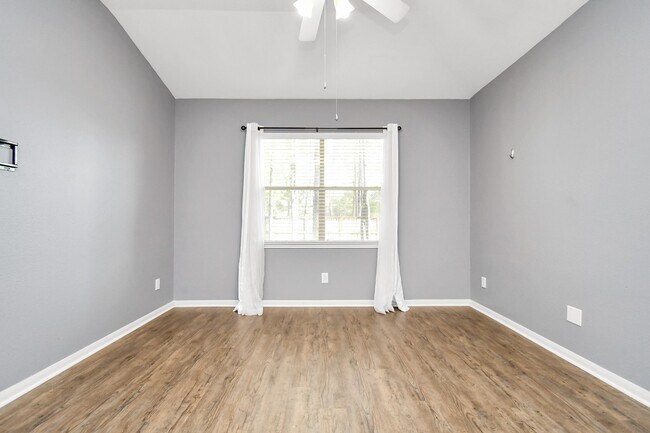 Building Photo - 2143 Westover Park Cir