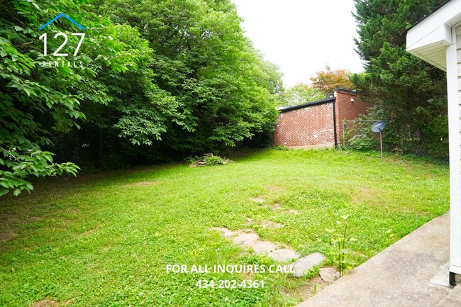 Building Photo - Modern Comfort Meets Prime Convenience – Stunning 3BR/2BA in Lynchburg!