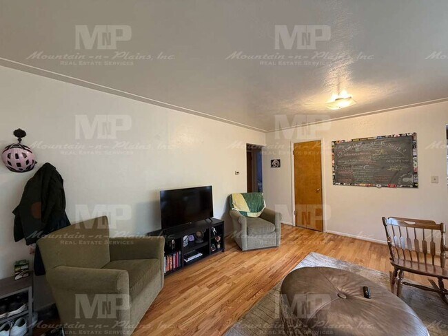 Building Photo - 522 Smith St