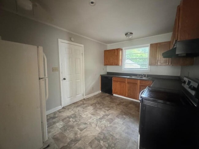 Building Photo - 3515 Greenbriar Rd