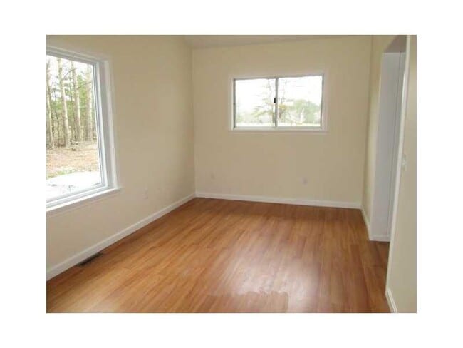 Building Photo - 180 Kingstown Rd