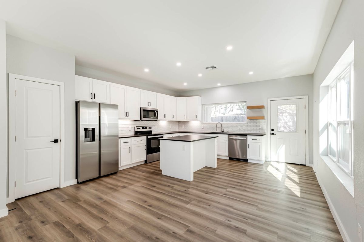 Building Photo - 811 Nevada St