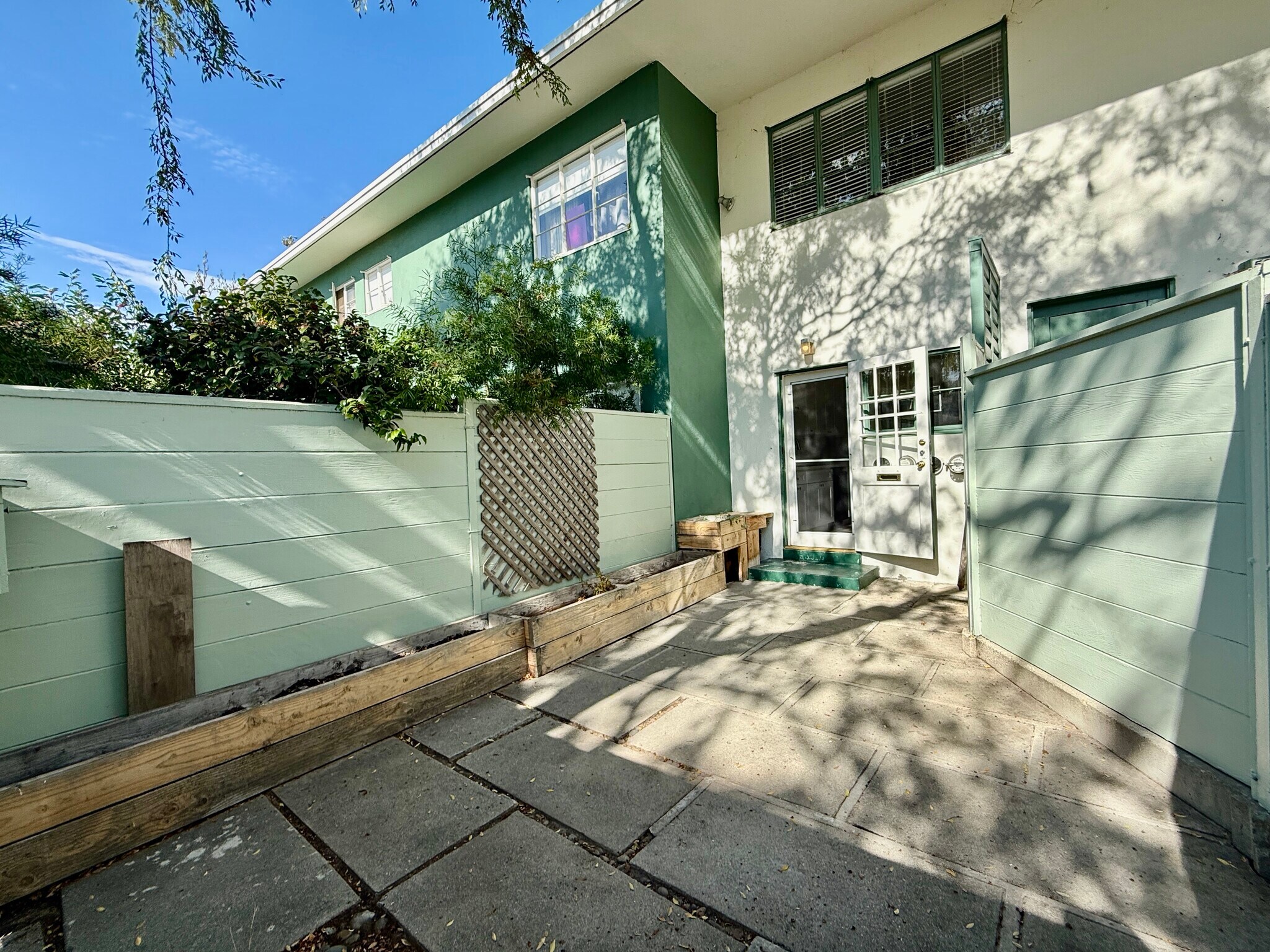 Building Photo - 5262 Village Grn