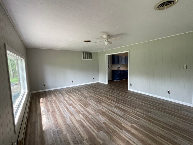 Building Photo - 404 S Mayor Caliper Dr