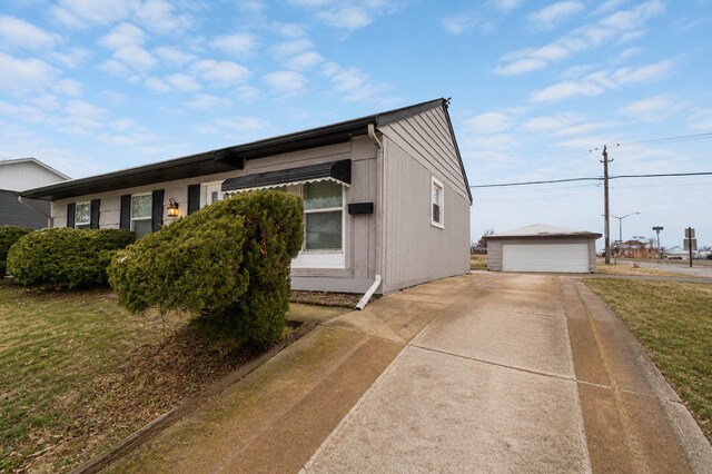 Building Photo - 22102 Hawthorne Way