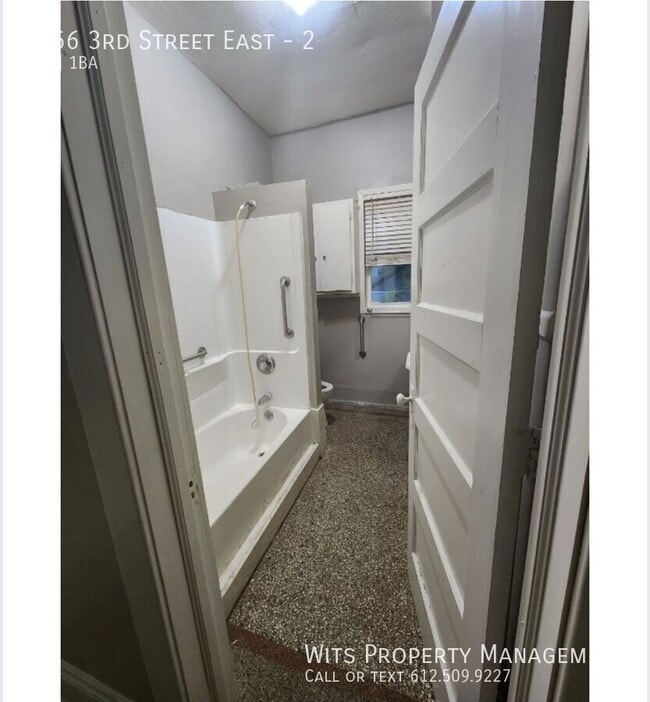 Building Photo - 1056 3rd St E