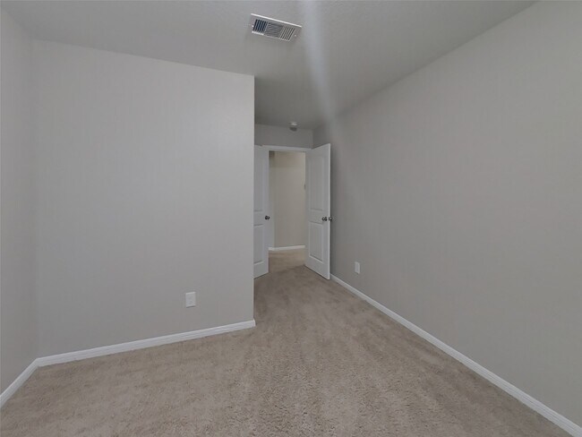 Building Photo - 328 Summer Horse Dr