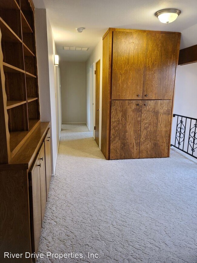 Building Photo - 4 br, 2.5 bath House - 3355 San Fernando C...