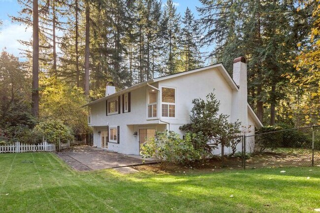Building Photo - Stunning Private AIR CONDITIONED Dream Home in Coveted Bridal Trails