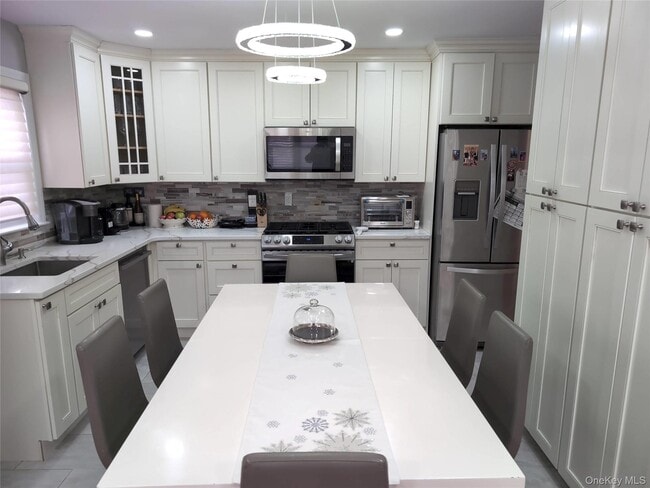 Building Photo - 512 E State St