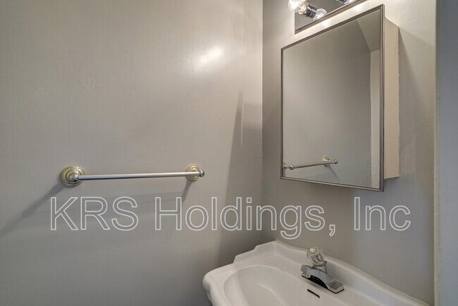 Building Photo - 5244 Goolsby Ct