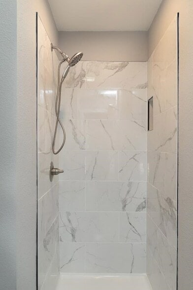 Building Photo - 140 Sloan St