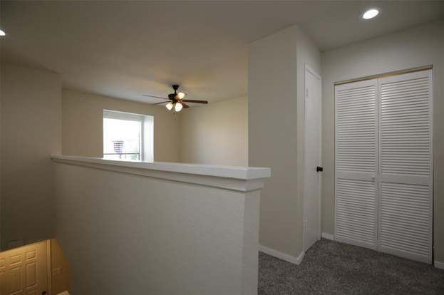 Building Photo - 2100 Wilcrest Dr